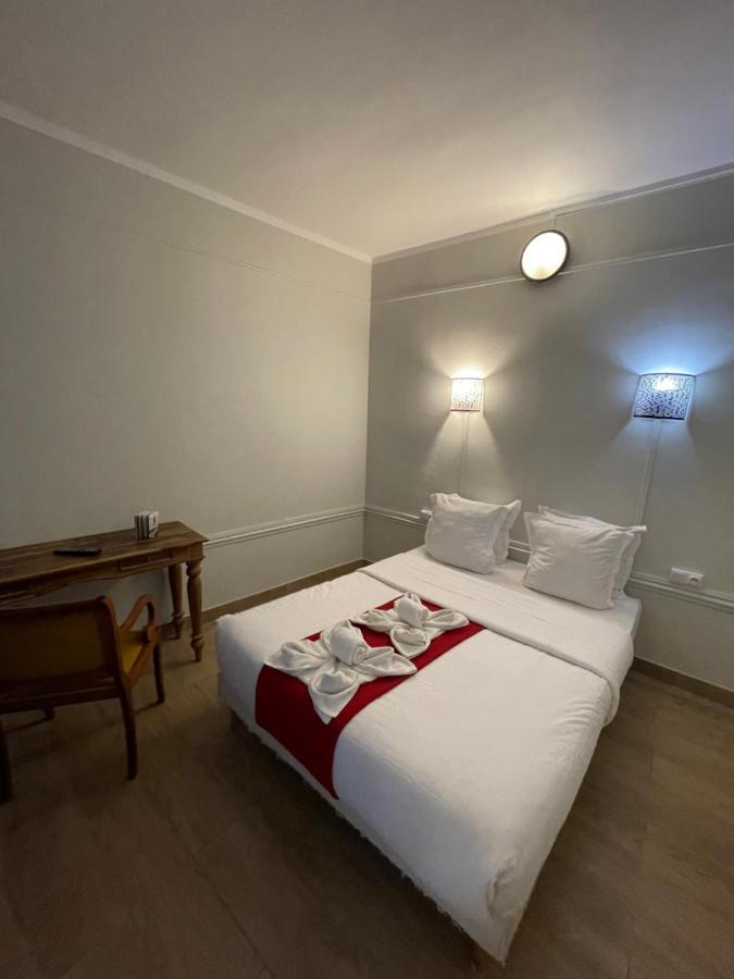 Hotel Central Saint-Denis  Exterior photo